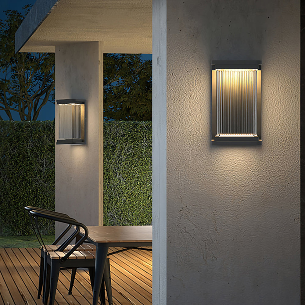 Ray minimalistisk rektangulær udendørs væglampe i glas — sort, IP65-klassificeret, pære inkluderet