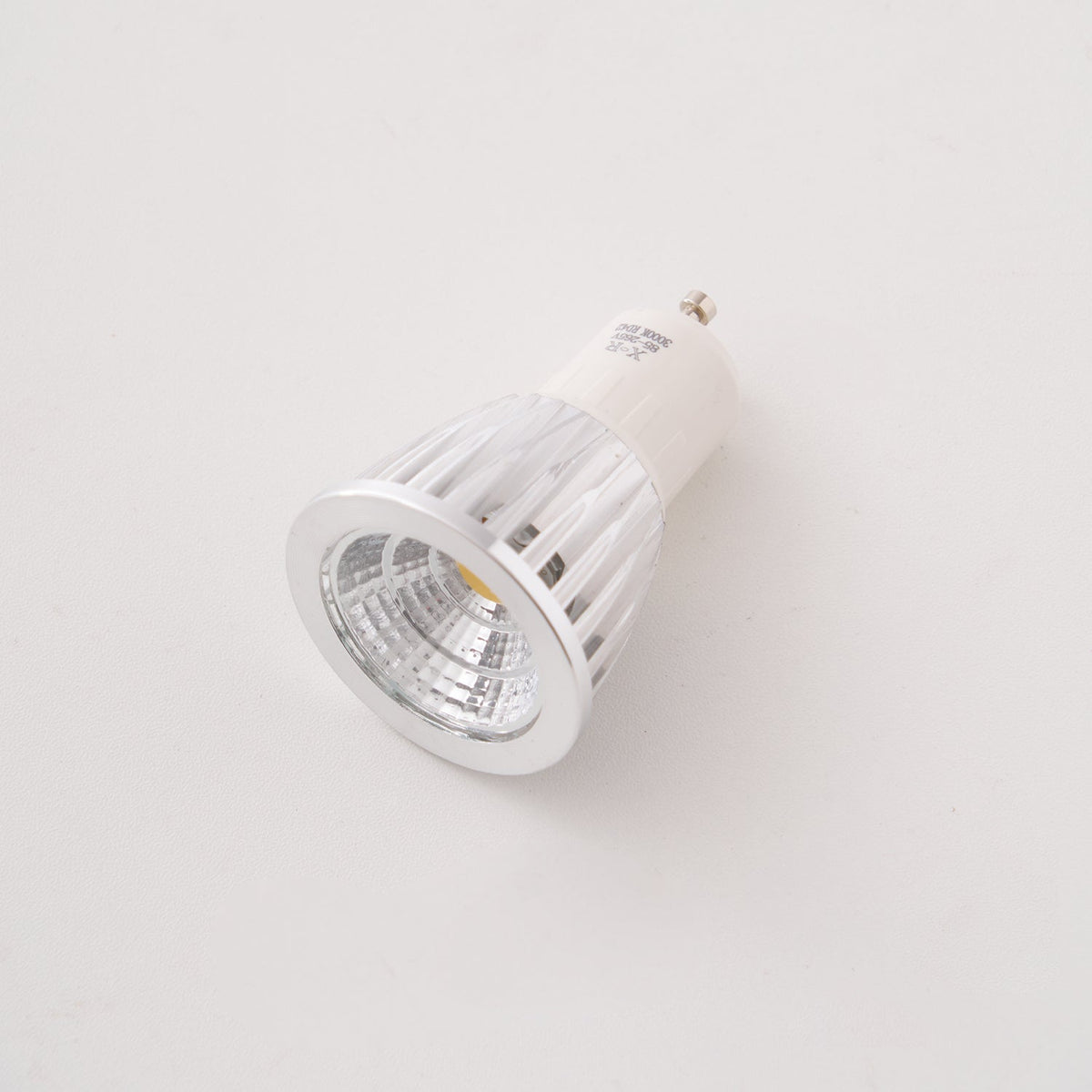 Ampoules LED – Compatibilité multi-culots G4 G9 GU10 E14 E27