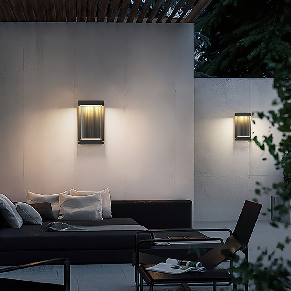 Ray minimalistisk rektangulær udendørs væglampe i glas — sort, IP65-klassificeret, pære inkluderet