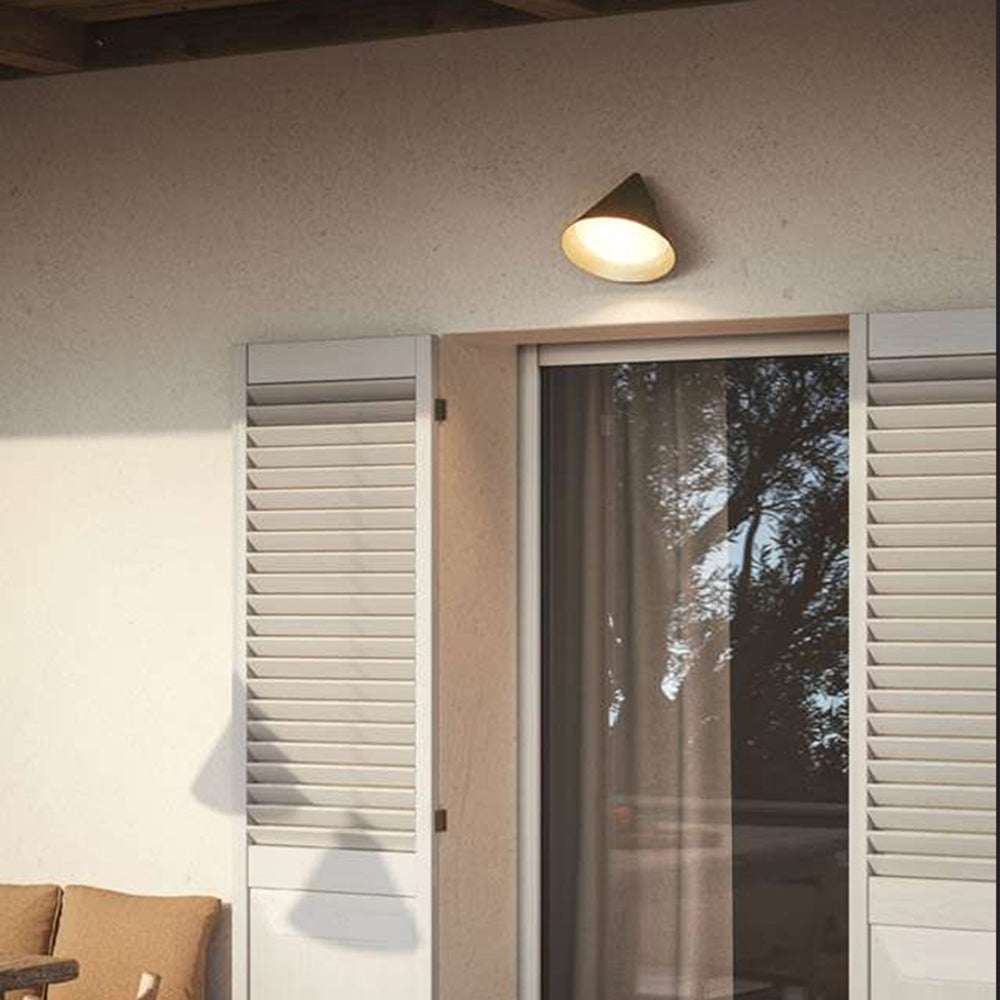 Applique murale conique en métal Ray, moderne et minimaliste — noir/or, étanche IP65