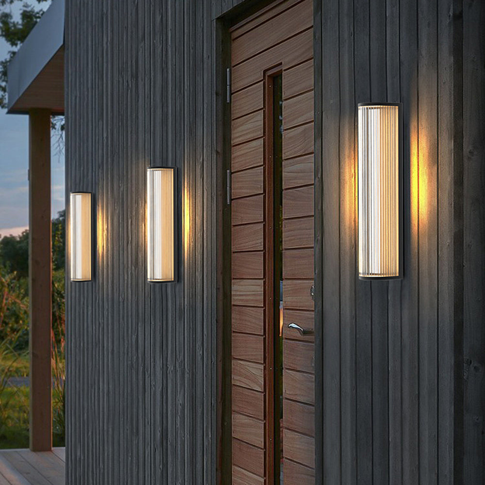 Ray moderne utendørs vegglampe — svart og gjennomsiktig gul