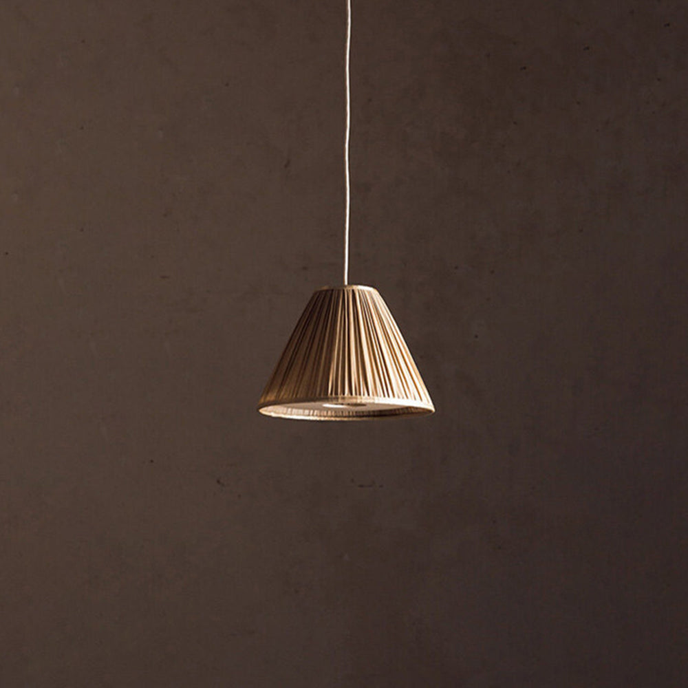 Lustră suspendată plisată Ritta — abajur Wabi Sabi din metal și material textil, bej