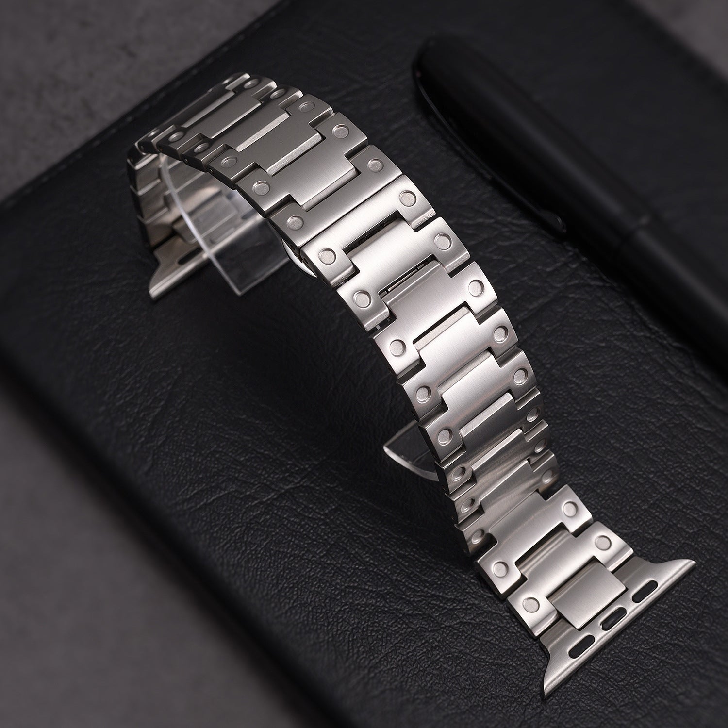 Pulseira Cloud Screw em Aço Inoxidável para Apple Watch