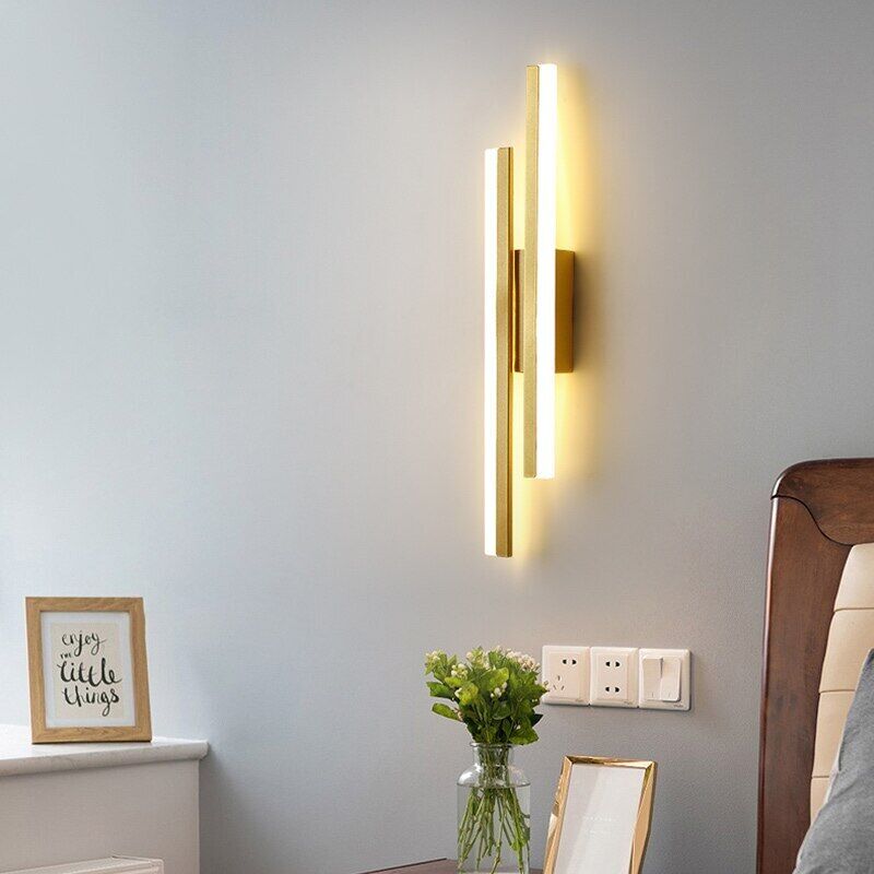 Moderne LED-væglampe – lange lyssprosser