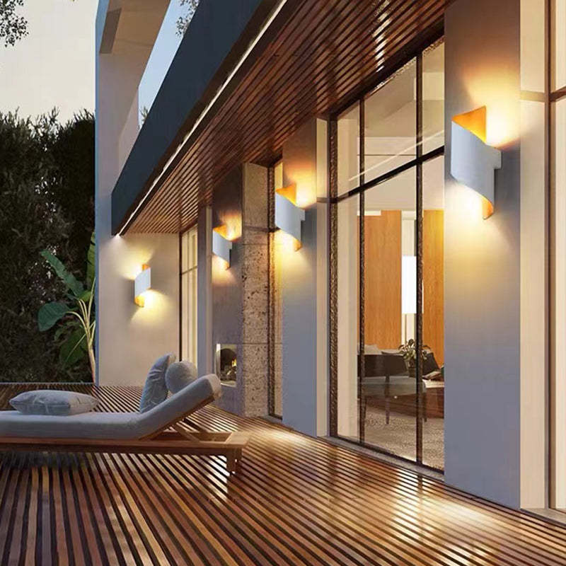 Travin Modern Outdoor Wall Lamp — Spiral Conch Shape, Black/White/Gold