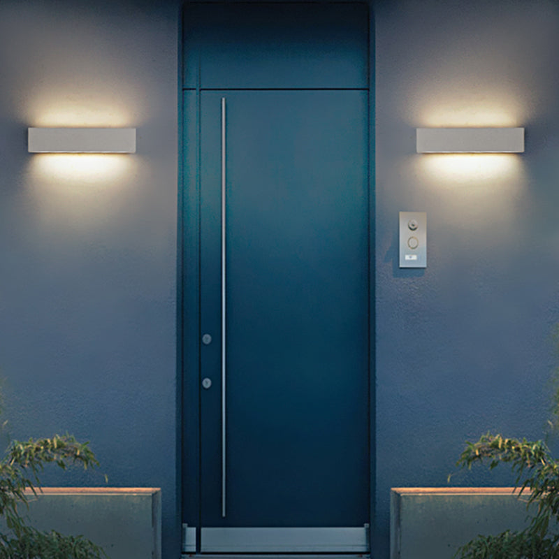 Venkovní nástěnná LED lampa Arisha — moderní cementový povrch, krytí IP65, teplé světlo