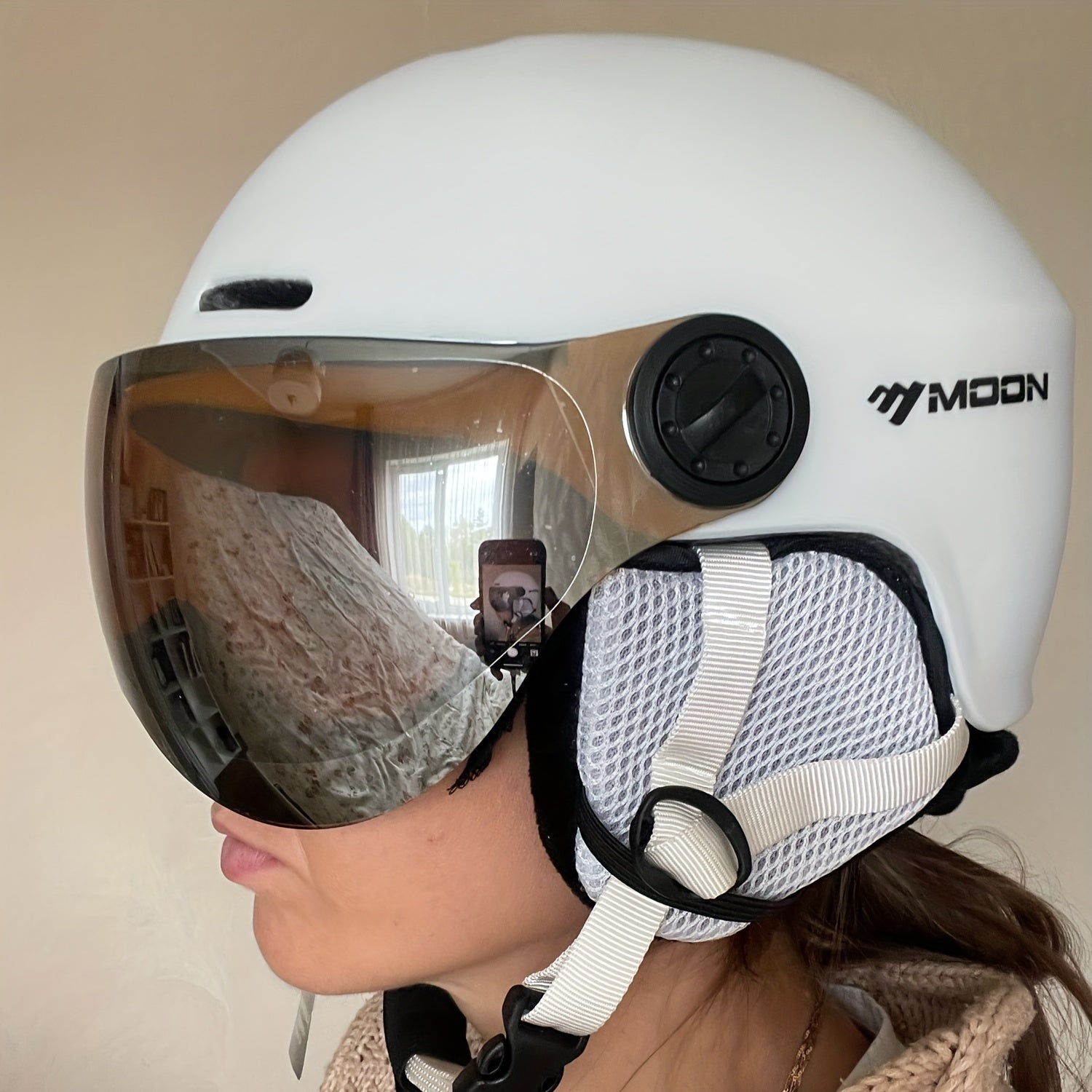 Kask narciarski SummitGuard z odpinanymi elementami, bezpieczny i wygodny do użytku na zewnątrz