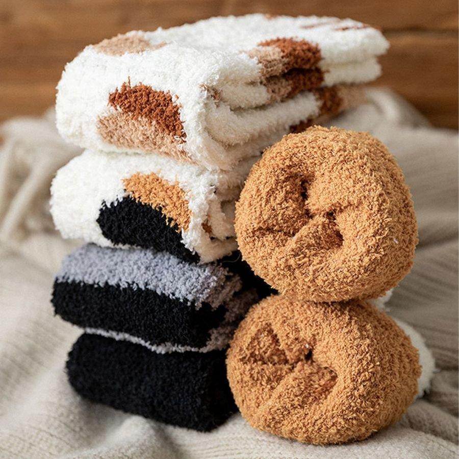 CozyPaws Flauschige Katzenkrallen-Socken für den Alltag