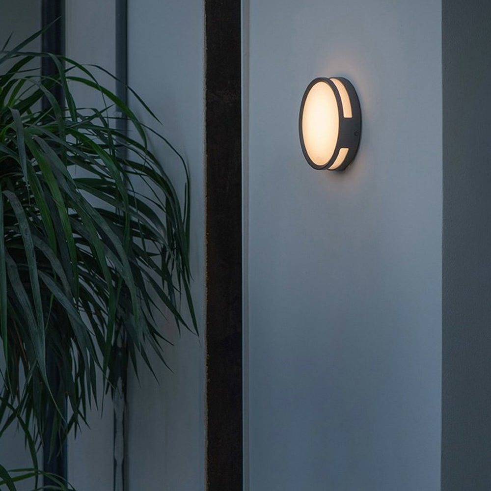 Ray モダンラウンドメタルウォールランプ — IP65防水、電球付き、暖色LED、ブラック