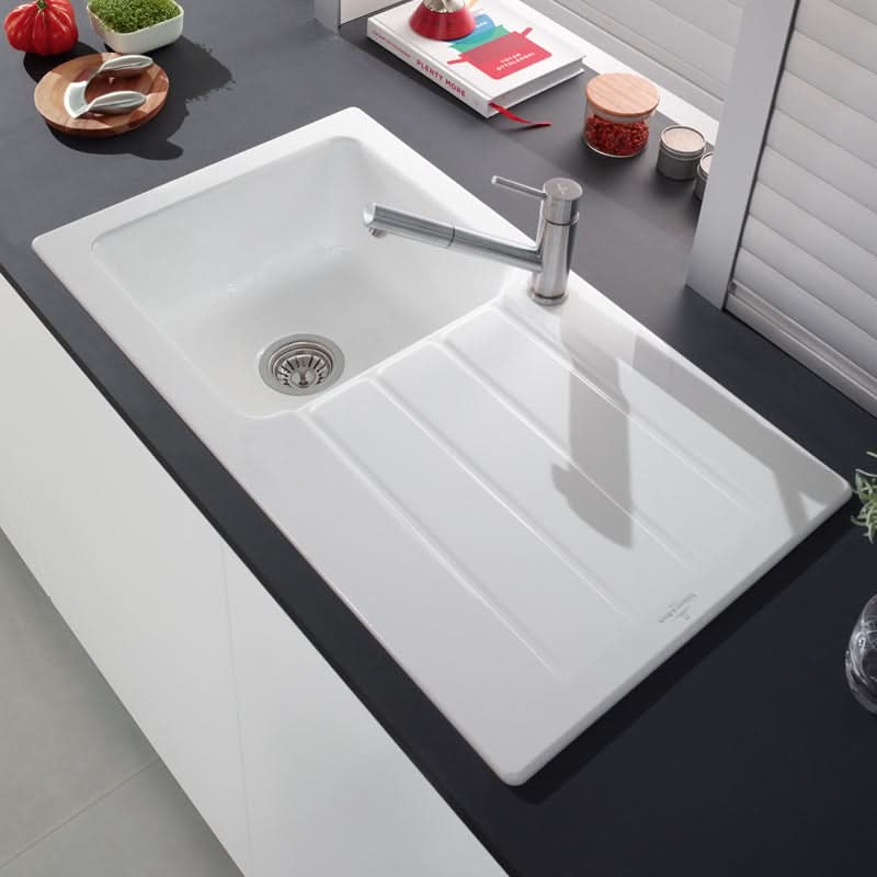 Lavabo cerámico Asterra 50 con acabado de cromita, duradero y fácil de limpiar