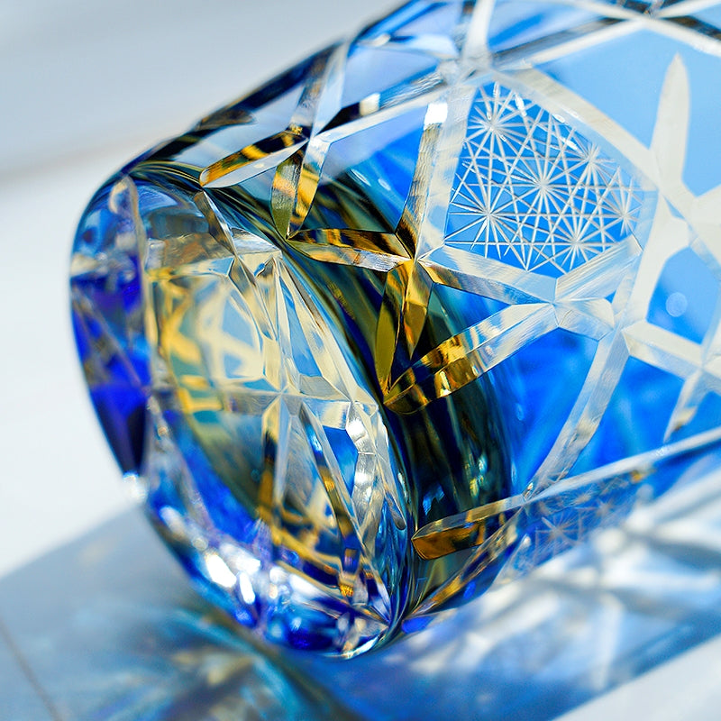 Edo Kiriko ručně vyráběná whisky sklenice s motivem jeřába a blesku s dřevěnou krabičkou