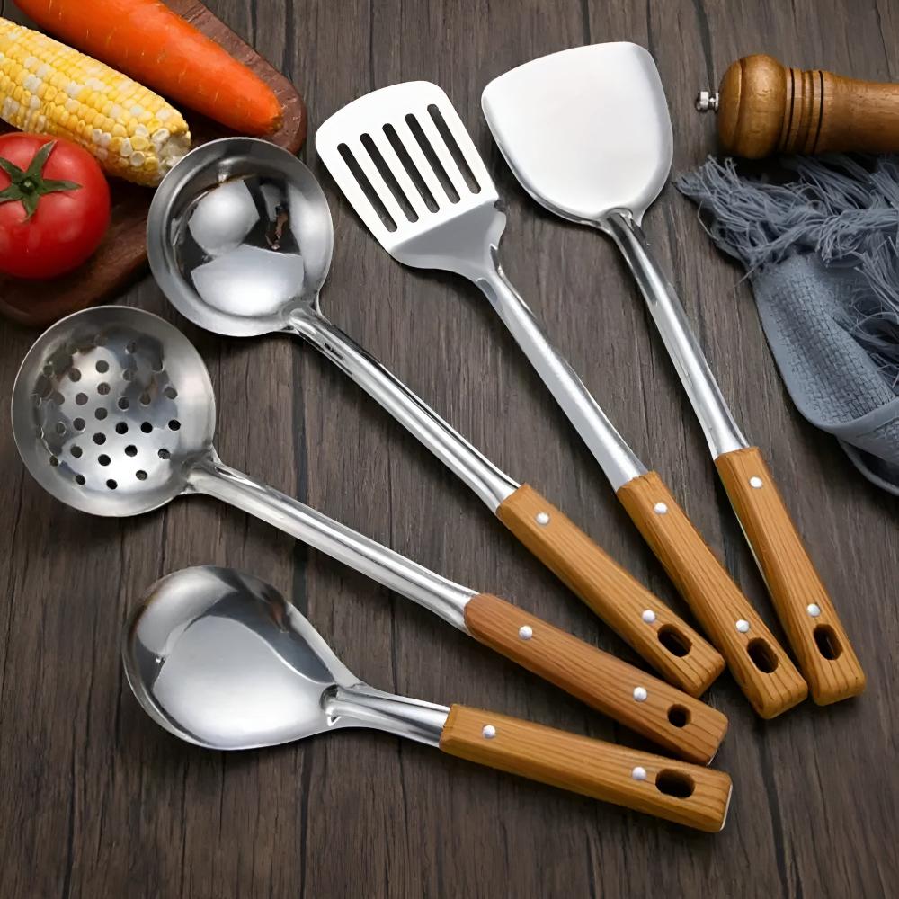 Set Peralatan Dapur Keluli dengan Pemegang Kayu (5 Set)