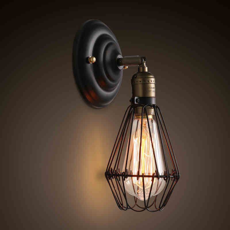 Industrialna lampa ścienna Alessio w formie latarni — metalowa rama, czarne i rdzawe wykończenie