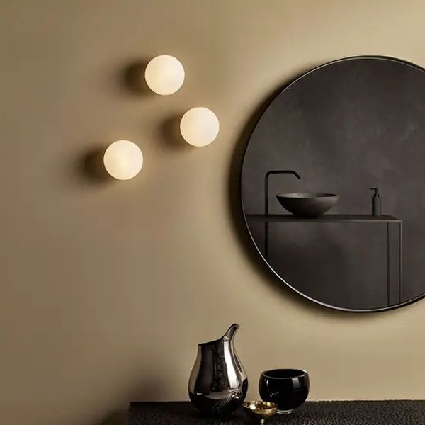 Moderní nástěnná lampa Valentina ve tvaru koule - kovové a skleněné LED svítidlo, žárovka součástí, IP44