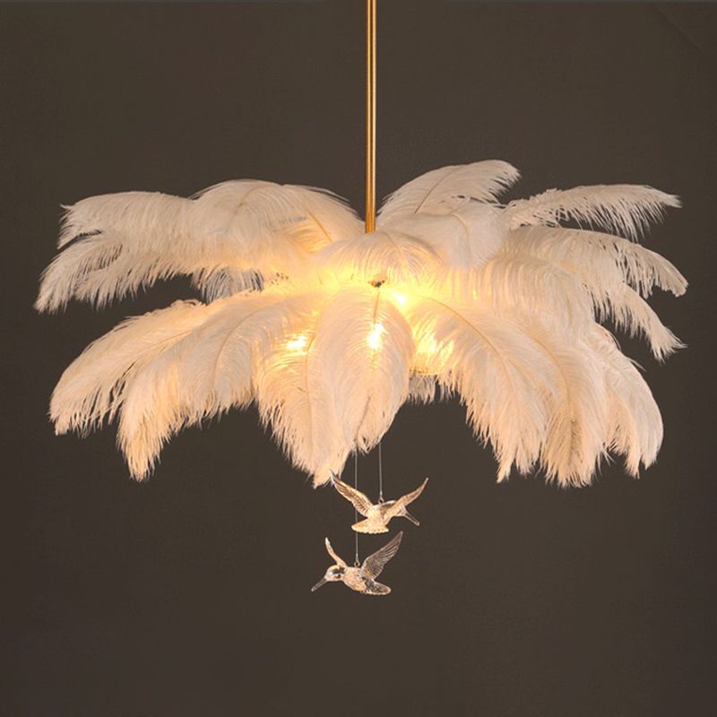 Lustre White Feather O'Moore en plumes d’autruche — design contemporain élégant