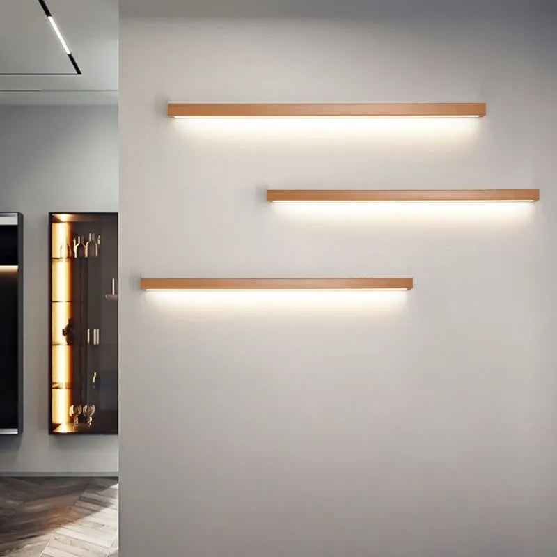 Applique murale linéaire Muto - panneau avant miroir, contour en bois, éclairage de miroir