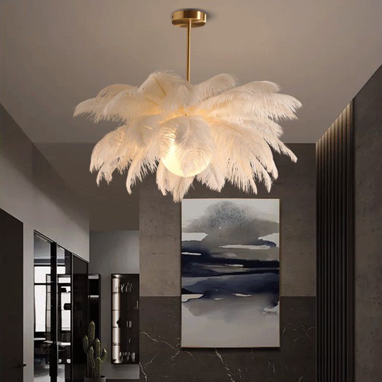 Lustre White Feather O'Moore en plumes d’autruche — design contemporain élégant