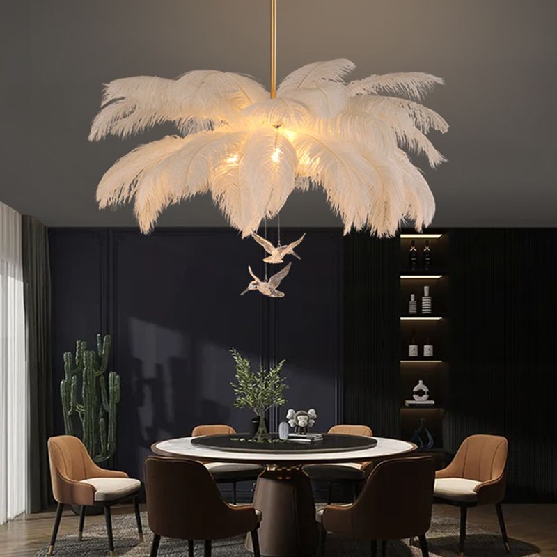 Lustre White Feather O'Moore en plumes d’autruche — design contemporain élégant