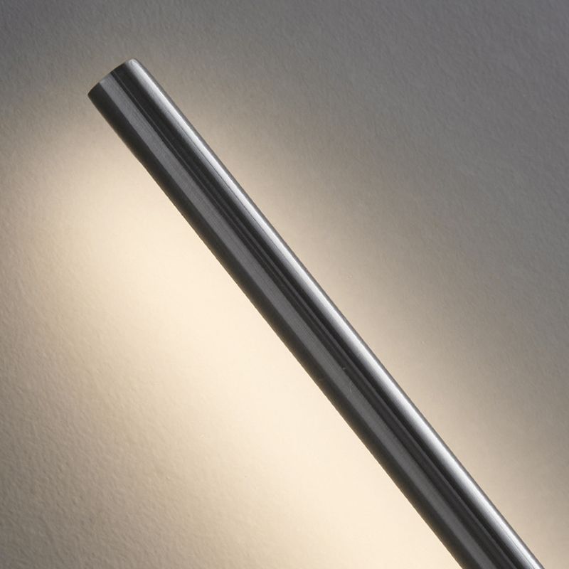 Liniowa lampa ścienna Arisha — nowoczesny metal, czarna/mosiężna