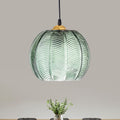 Suspension verte Aira — verre nervuré artistique, design nordique