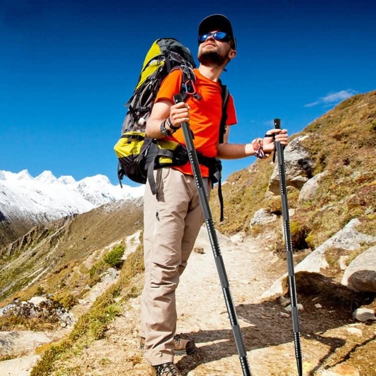 TrailGuard taktischer Wanderstock mit integriertem Multitool für Outdoor-Aktivitäten