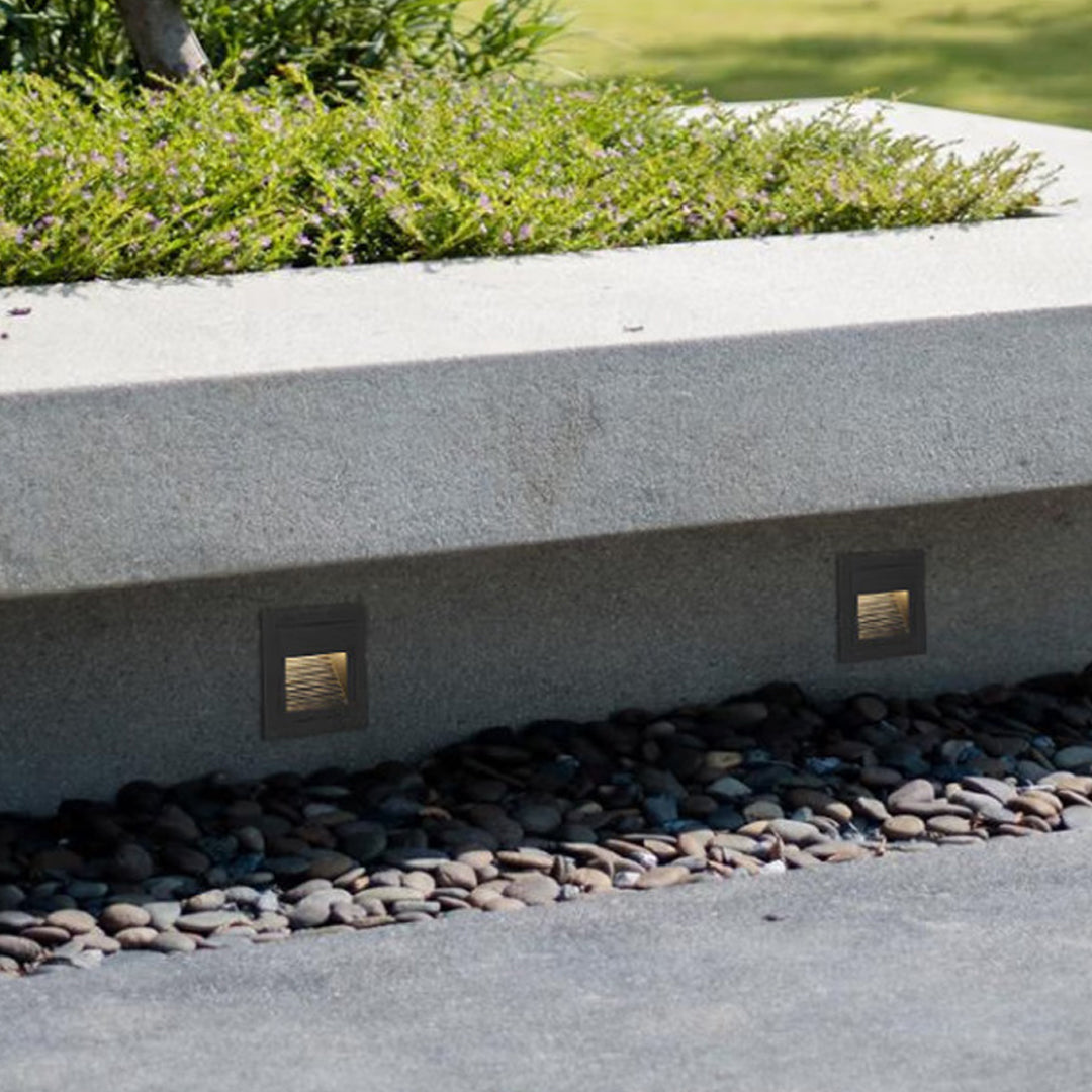 Minimalistická geometrická venkovní LED nášlapná svítidla Lester — zapuštěná montáž