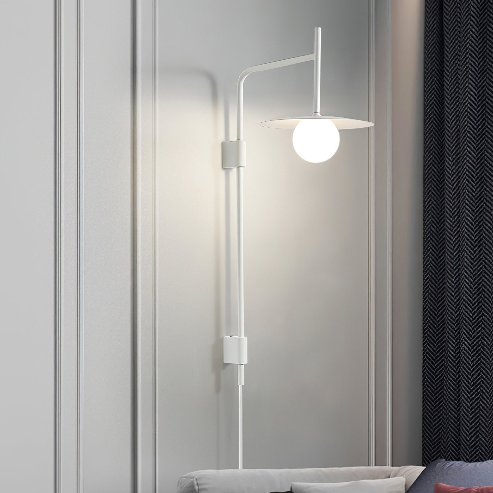 Gea Wandleuchte mit Schwenkarm und Stecksystem – geschwungenes Arm-Design, sanfte Beleuchtung