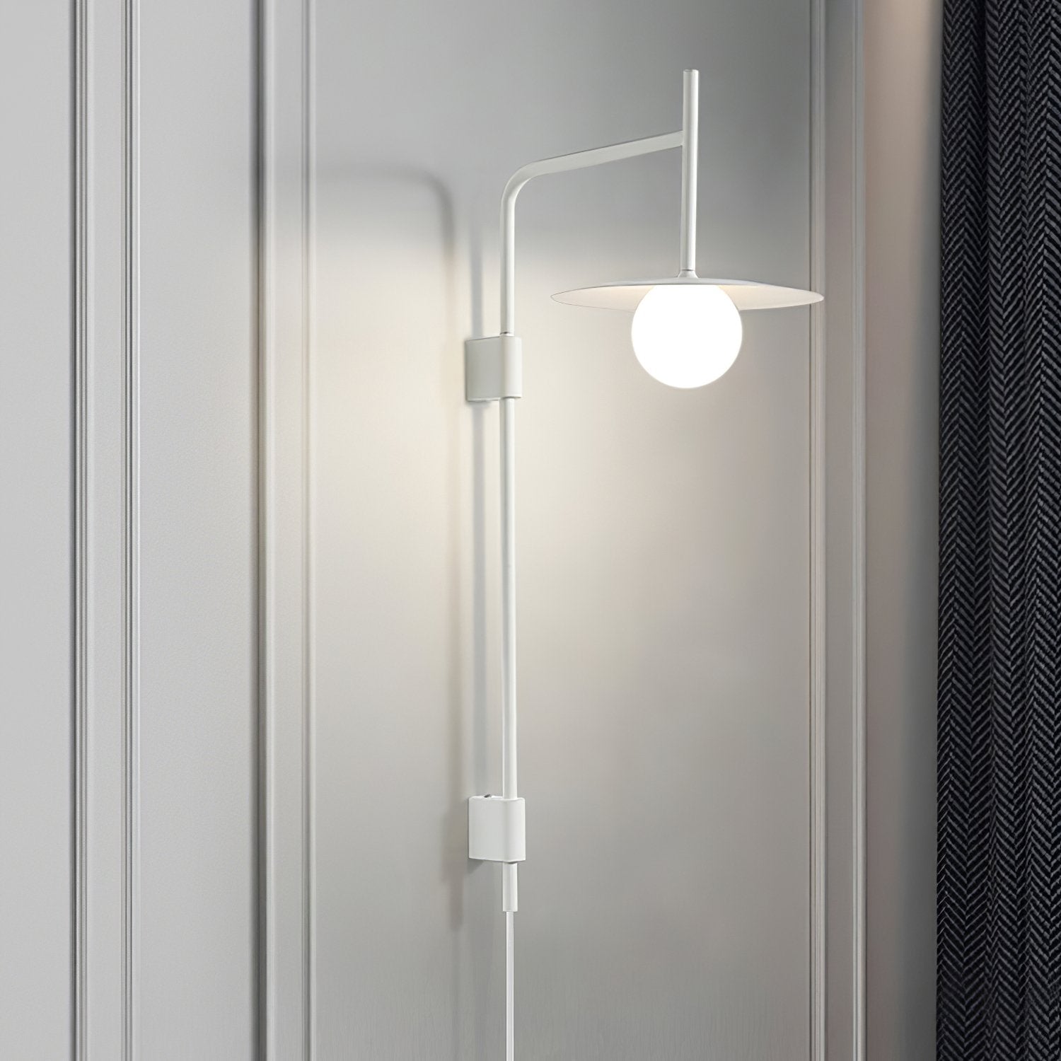 Gea Wandleuchte mit Schwenkarm und Stecksystem – geschwungenes Arm-Design, sanfte Beleuchtung
