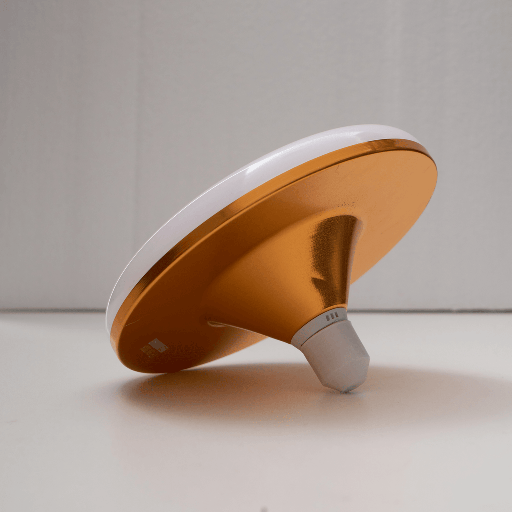 مصباح LED على شكل طبق طائر — قاعدة E27، شكل قرصي