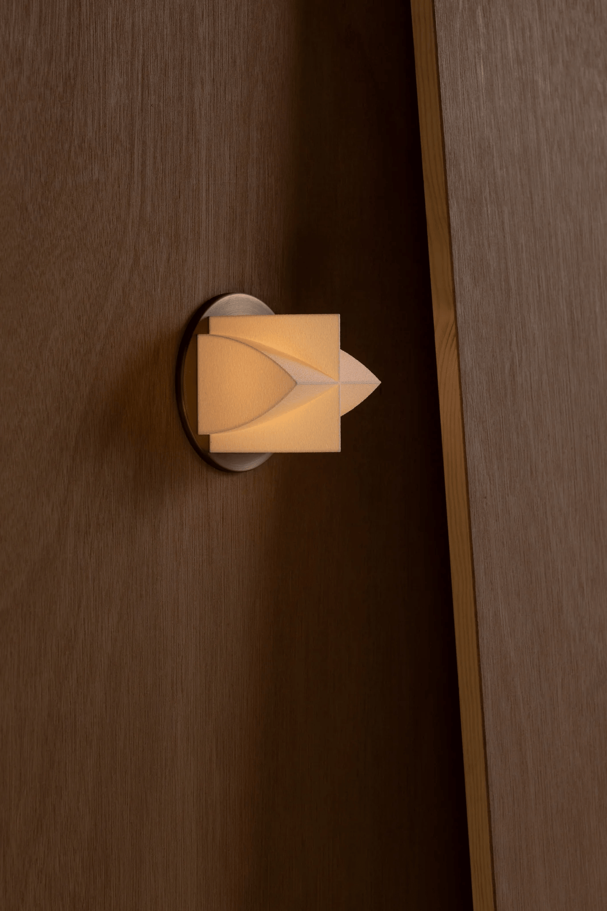 Applique Naala — Motifs de lances effilées et lignes entrecroisées