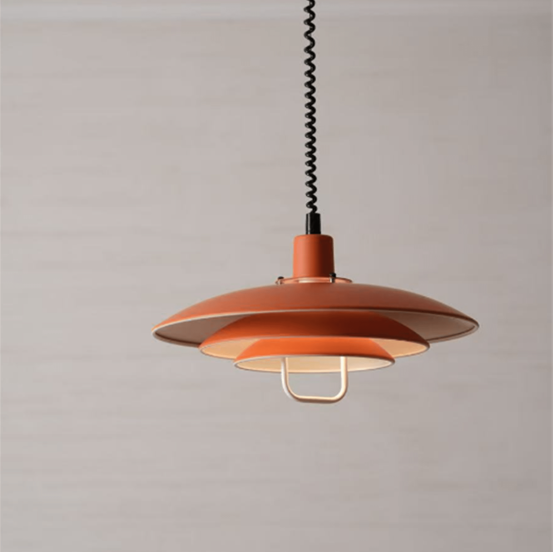 Lampă suspendată Poul — design cu trei abajururi concentrice