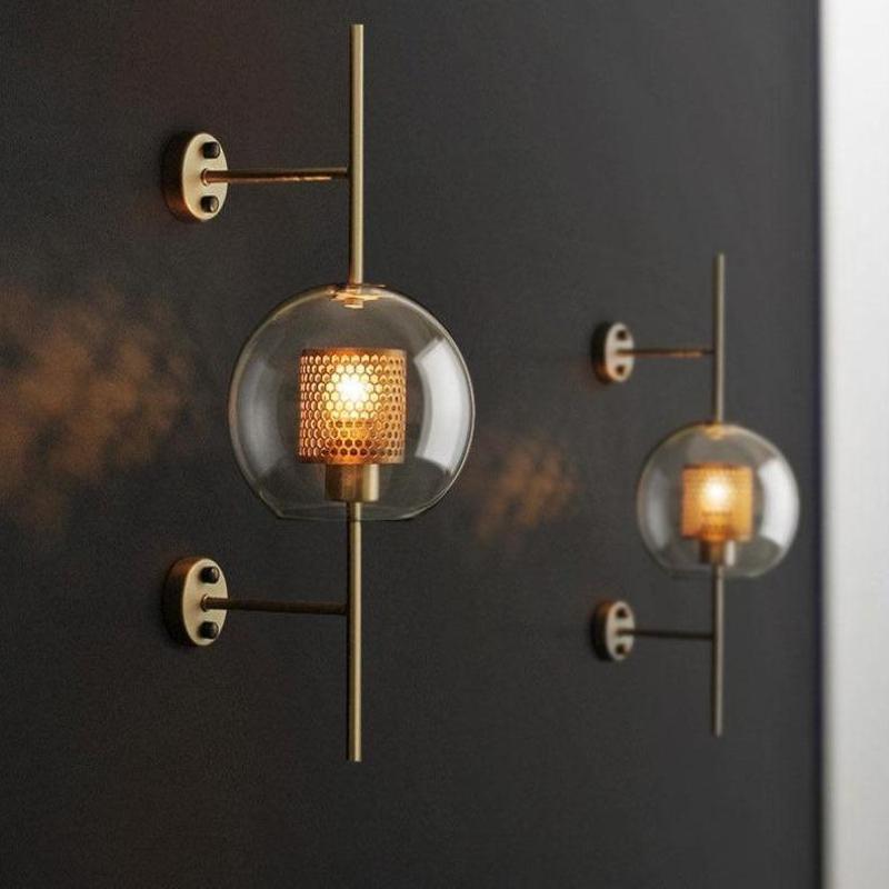 VeroLume Waben-Orb-Wandleuchte Gold Glas