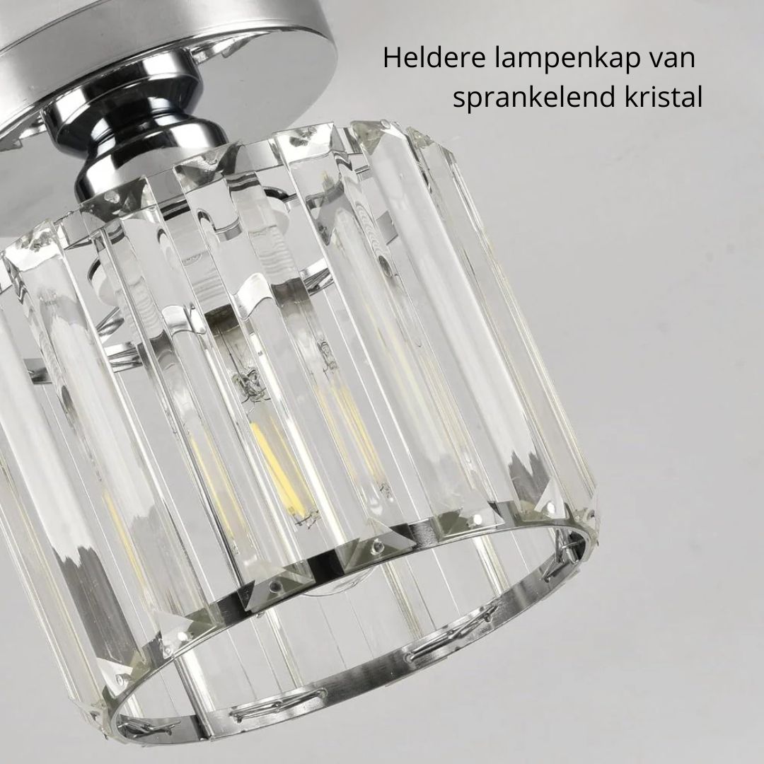Stropní svítidlo - elegantní skleněné osvětlení chodby a obývacího prostoru
