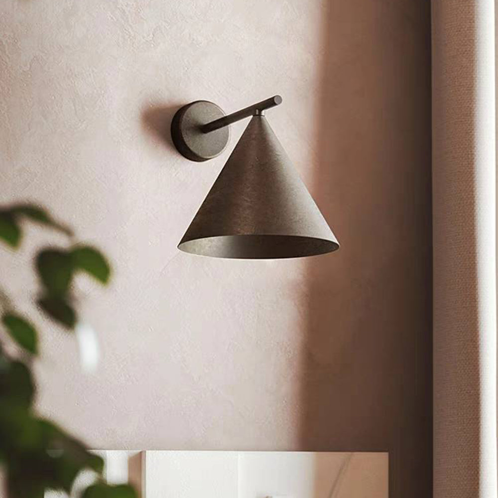 Applique murale conique en métal Ray, moderne et minimaliste — noir/or, étanche IP65