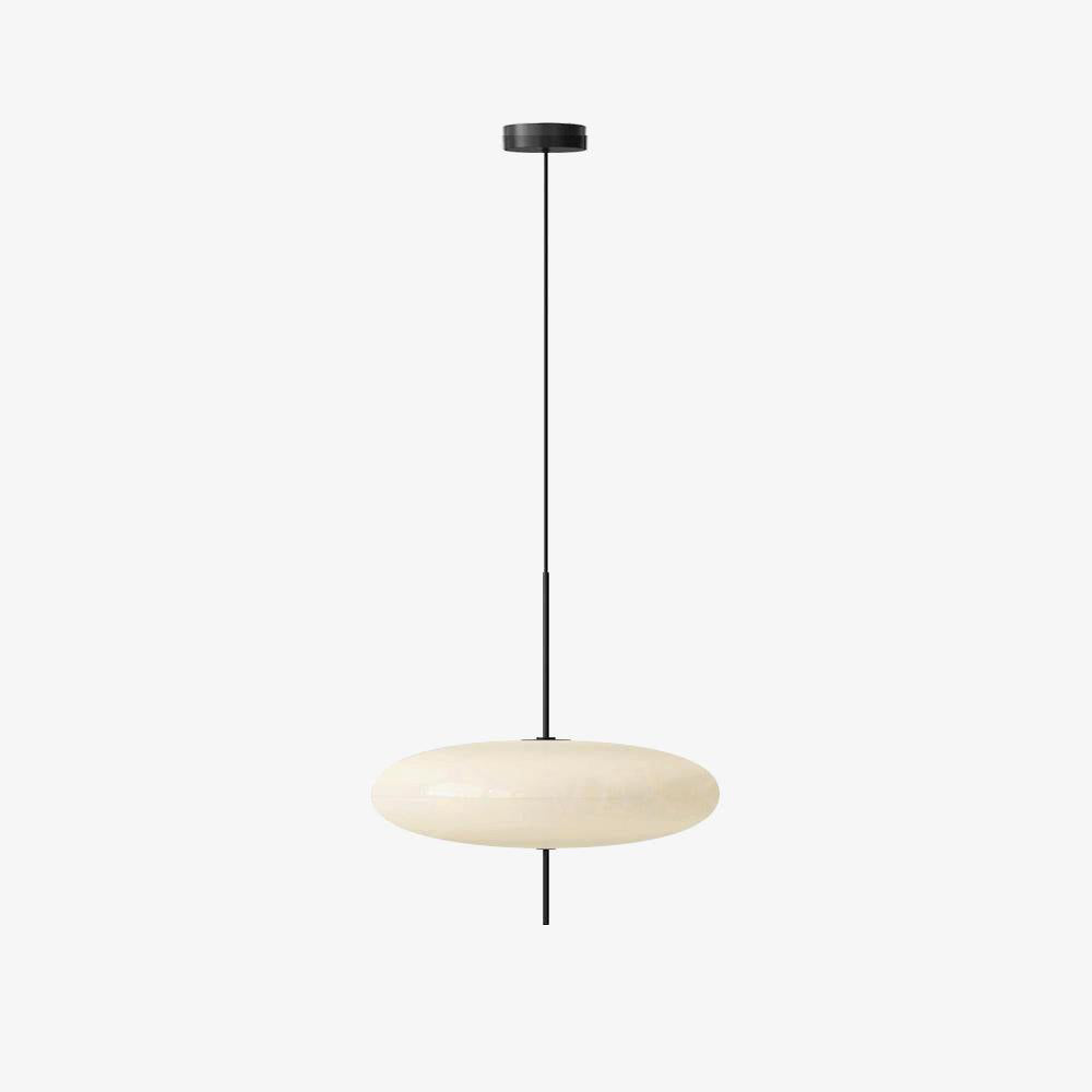 Minimalistische Pendelleuchte mit Opalglasschirm