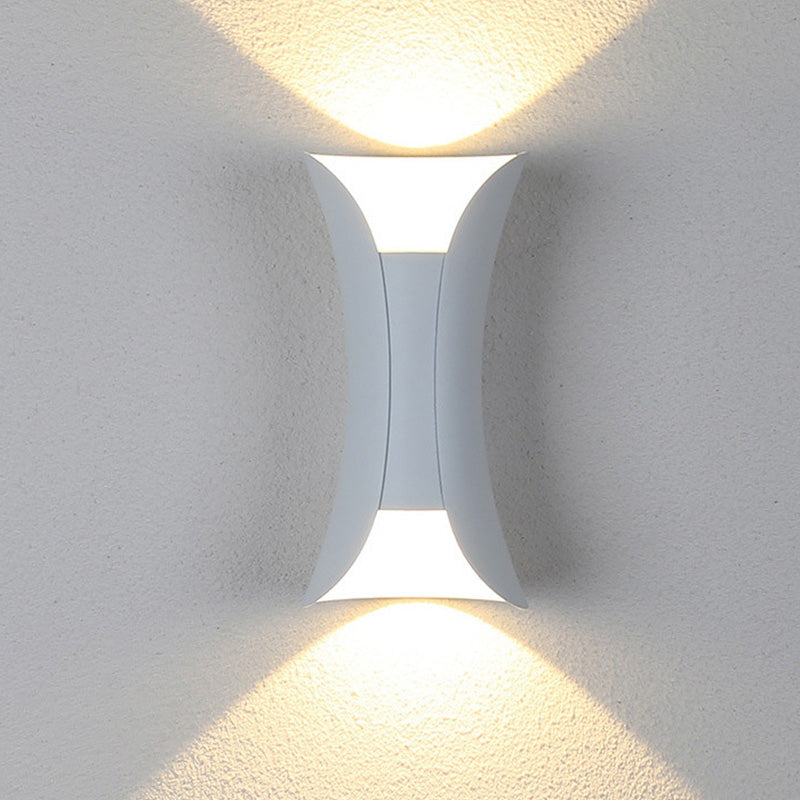 Applique murale LED extérieure incurvée Noxel — IP65, raccordement fixe