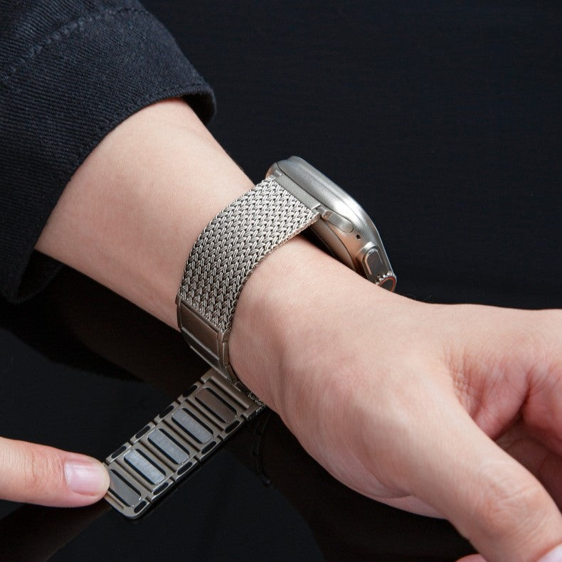 Pletený magnetický pásek pro Apple Watch