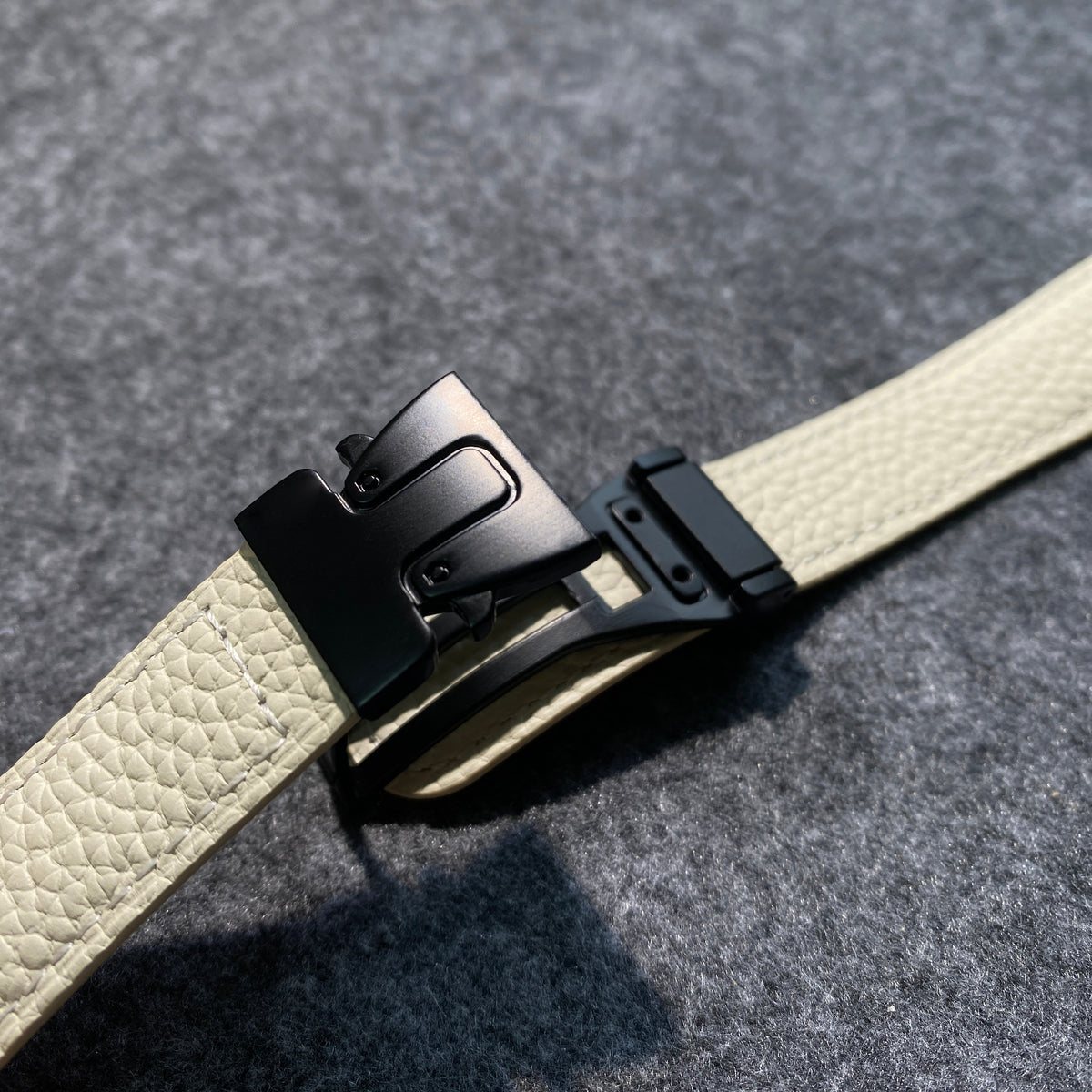 Skórzany pasek z magnetyczną klamrą do Apple Watch