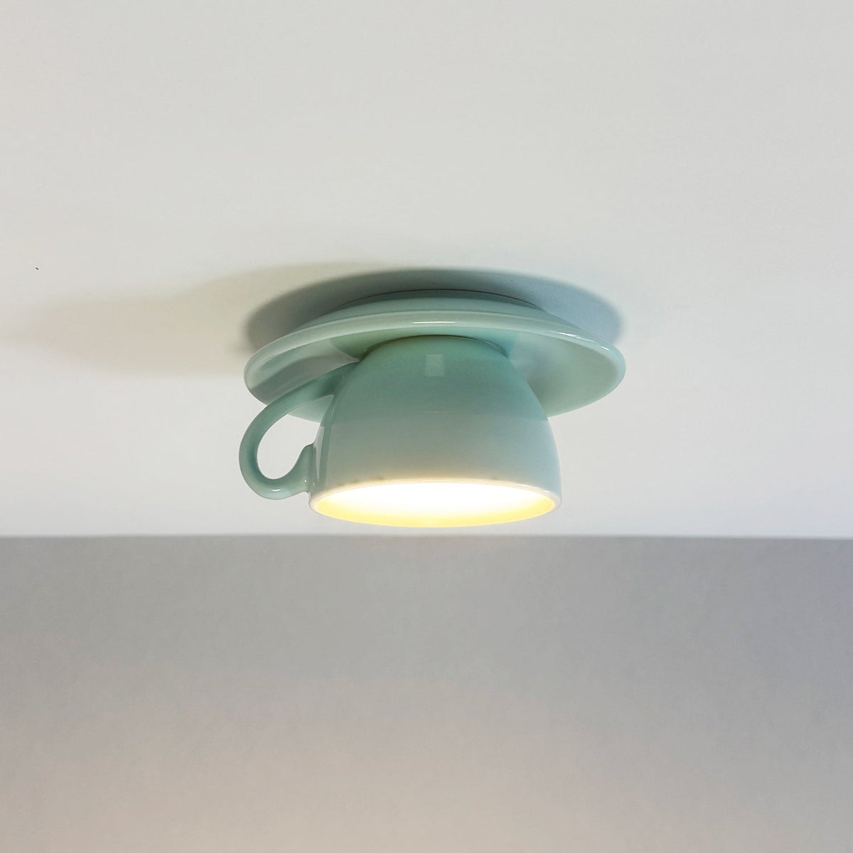 Plafonnier en céramique extra-plat Aria - design moderne en forme de tasse à café, câblage direct