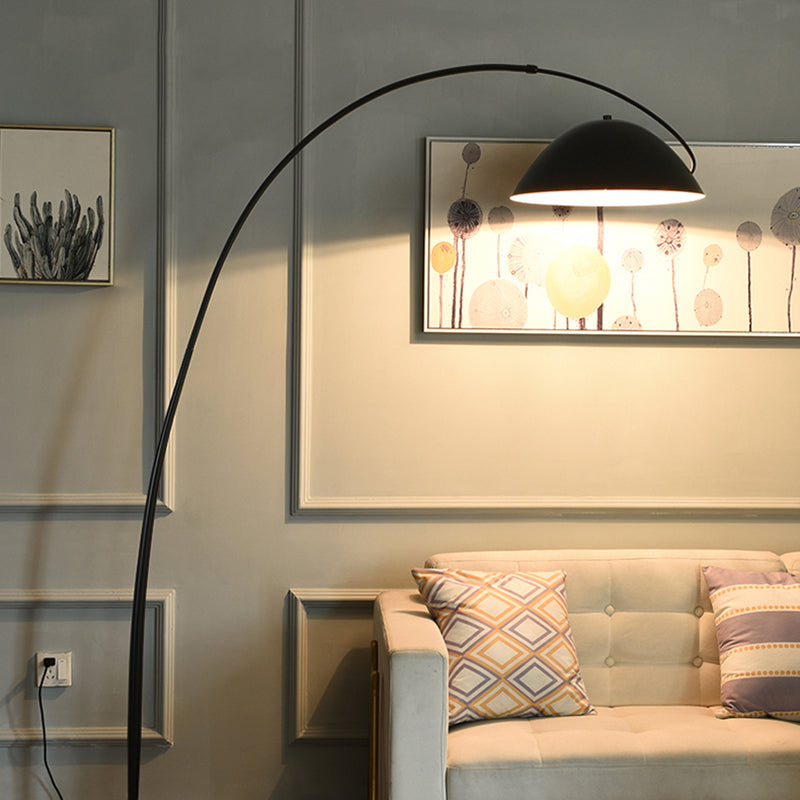 Lampadaire métallique noir Avi Modrn en forme de canne à pêche — résistant à la rouille