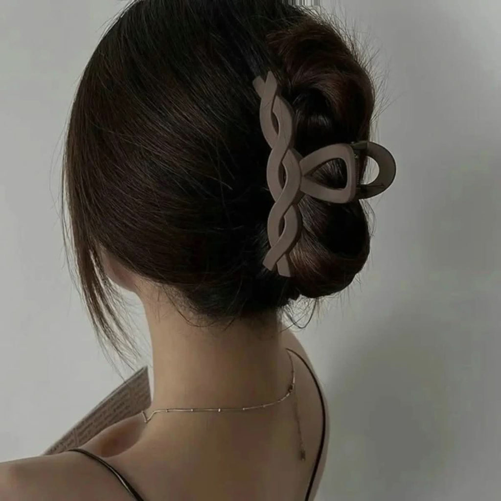 LumiLock Elegant Hair Clip With Strong Hold For All Hair Types