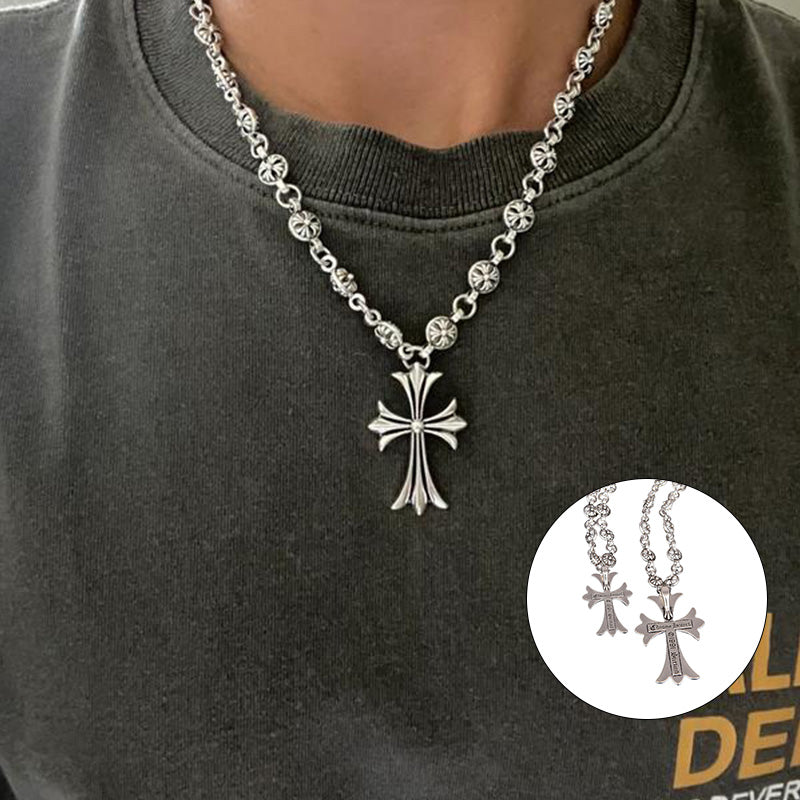 Collier pendentif croix gothique Nocturne Crest pour un style audacieux au quotidien