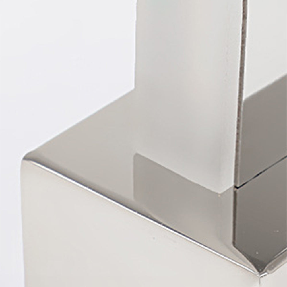 Lampada da parete moderna Arisha per toeletta, rettangolare, bianco argento, con frontale a specchio