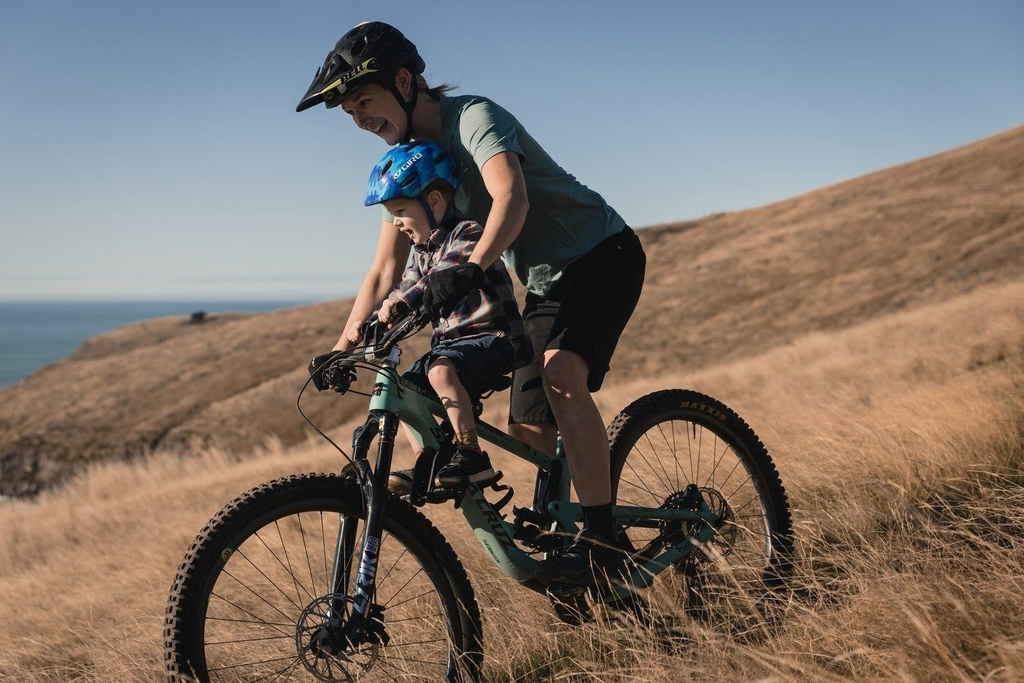 前乗せチャイルド自転車シート – 1.5～8歳、最大32 kg、調節可能なフットレスト