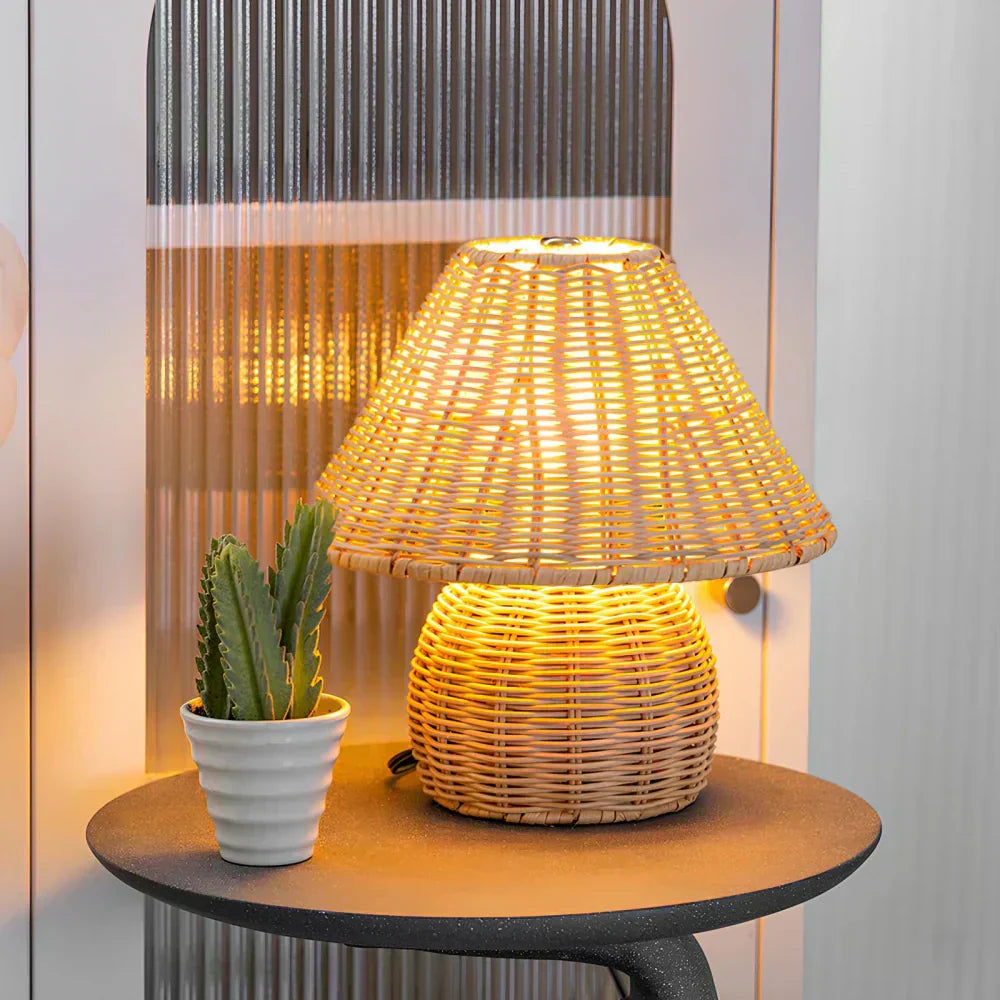 EcoBamboo Masa Lambası – Modern Mekanlar için Sürdürülebilir ve Minimalist Aydınlatma