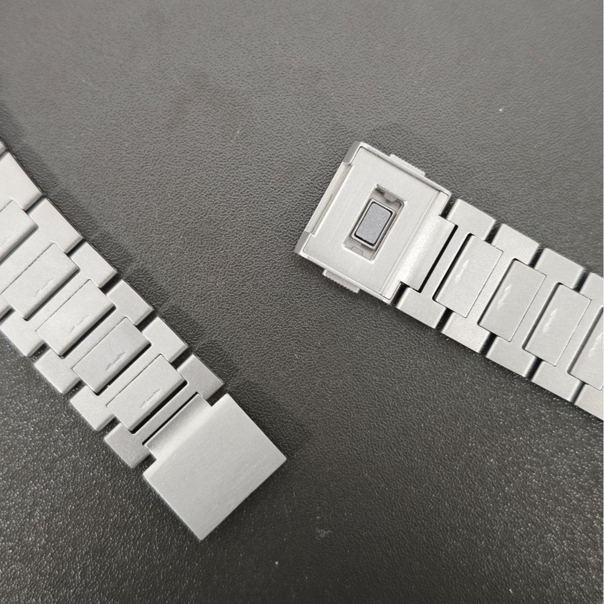 ラグジュアリーエディション - Apple Watch用マグネティックバンド