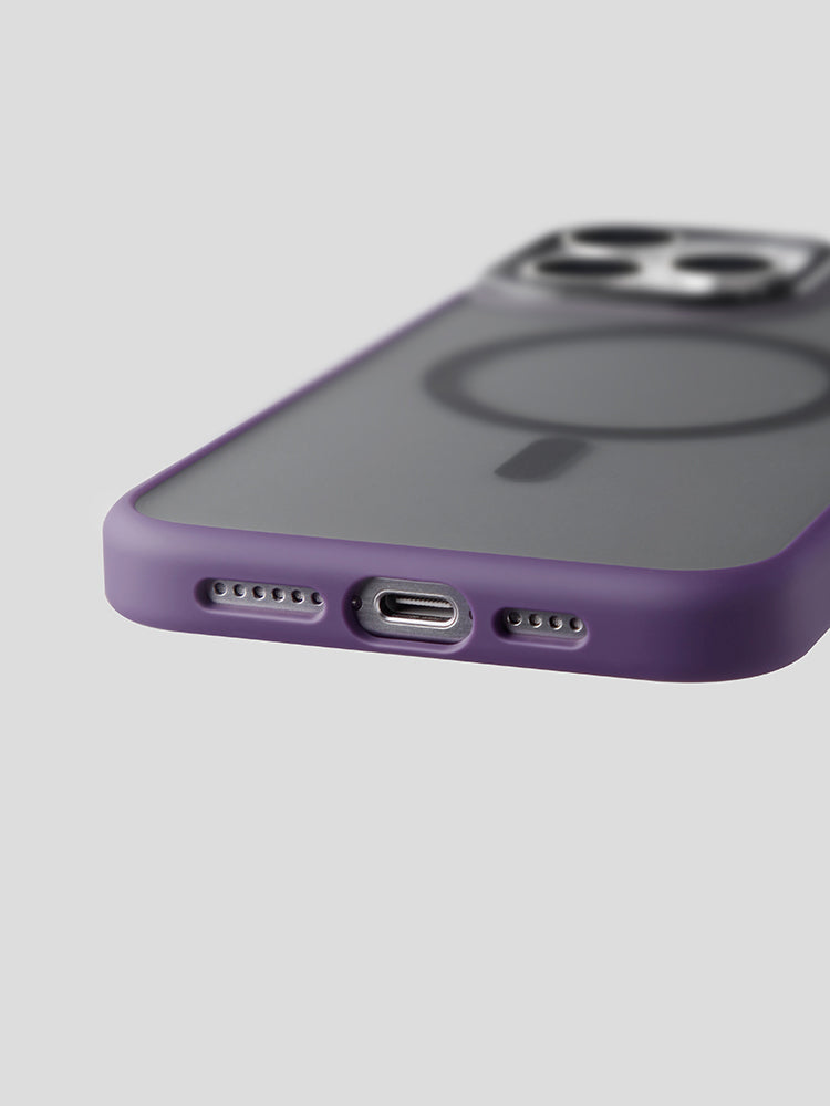 Hudvenligt mat gennemsigtigt iPhone-etui med MagSafe