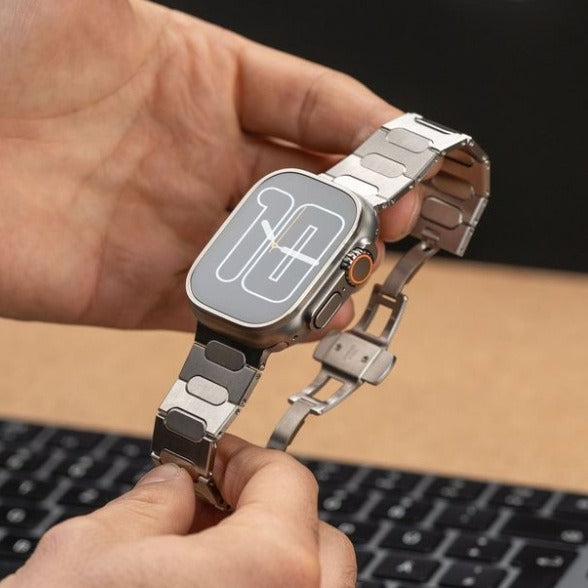 Titanirannekoru + perhoslukko Apple Watch Ultra 1/2:lle