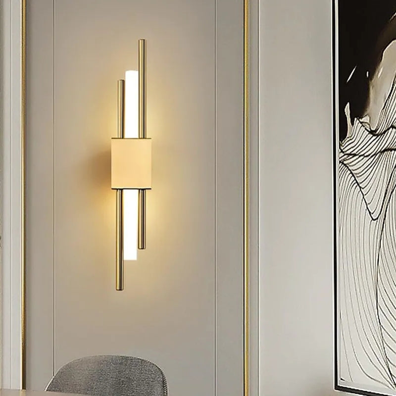 LuminArt – stylové černo-zlaté LED nástěnné svítidlo do ložnice