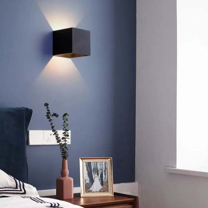Nexu Ayarlanabilir LED Dış Mekân Duvar Lambası — Modern Kare Tasarım